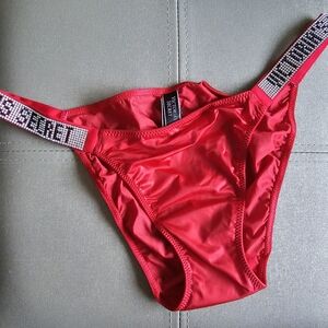 New Victoria's Secret Shine Strap Very Sexy Bikini. Retail $25.